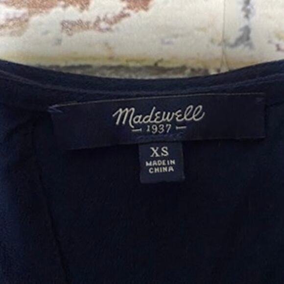 Madewell Overlay Sleeveless V-Neck Open Back Flowing Romper with Pockets - Picture 10 of 14